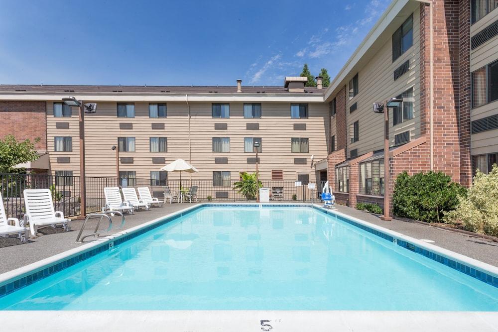 Quality Inn & Suites Clackamas - Portland Zewnętrze zdjęcie