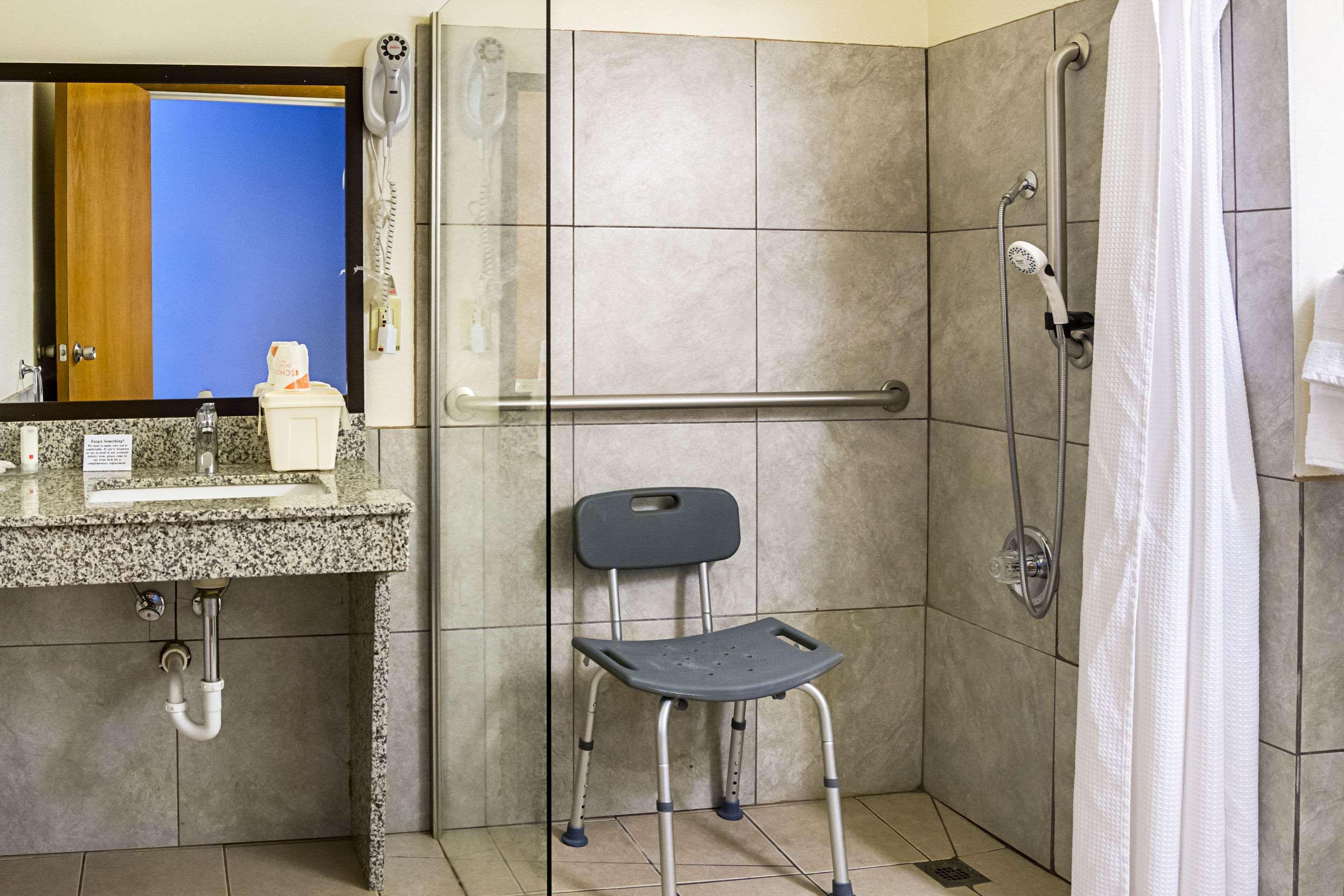 Quality Inn & Suites Clackamas - Portland Zewnętrze zdjęcie