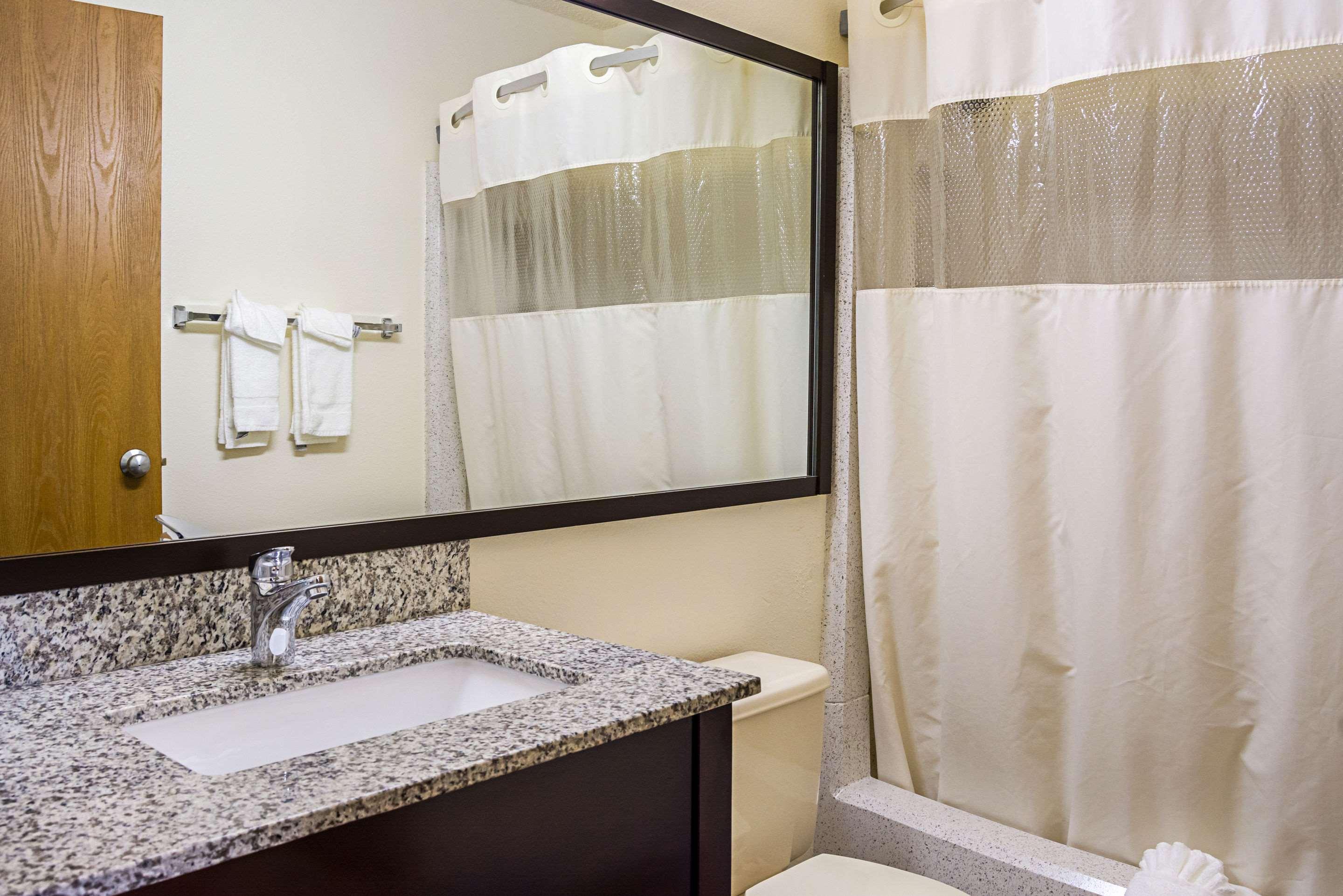 Quality Inn & Suites Clackamas - Portland Zewnętrze zdjęcie