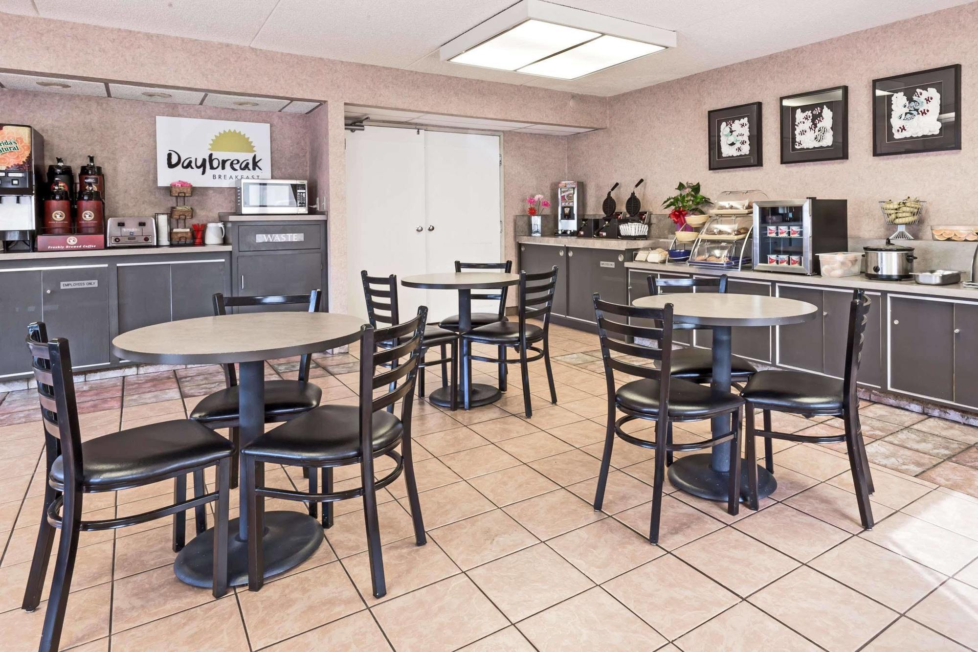 Quality Inn & Suites Clackamas - Portland Zewnętrze zdjęcie
