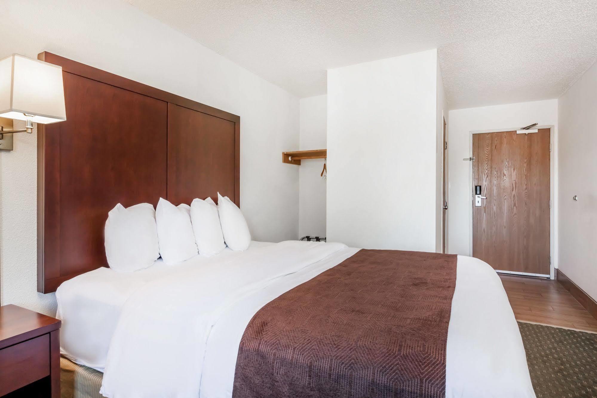 Quality Inn & Suites Clackamas - Portland Zewnętrze zdjęcie