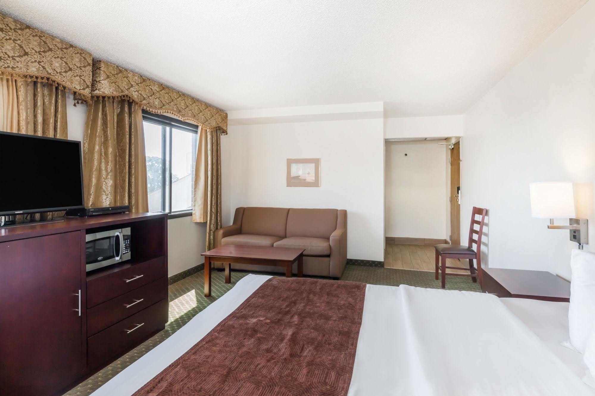 Quality Inn & Suites Clackamas - Portland Zewnętrze zdjęcie