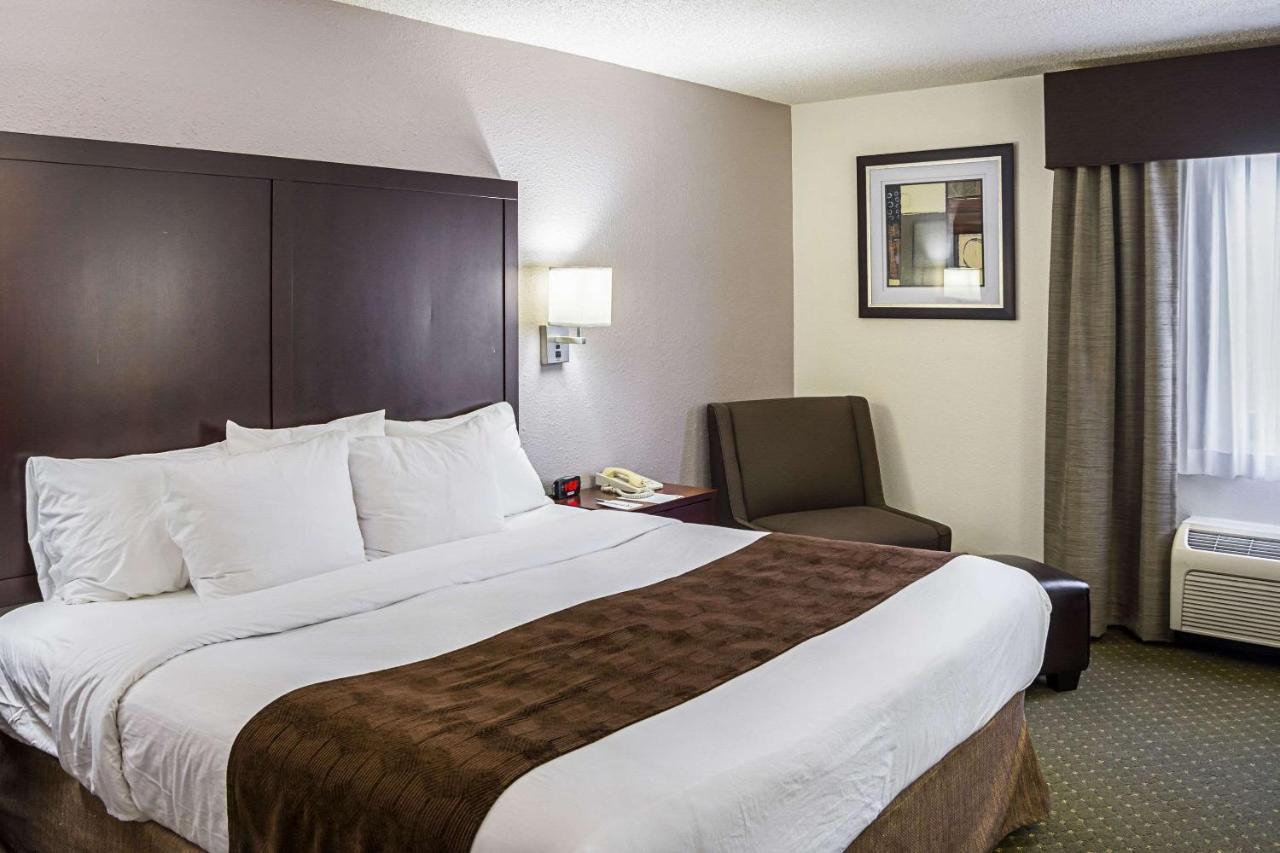 Quality Inn & Suites Clackamas - Portland Zewnętrze zdjęcie